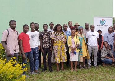 Photo de famille des participants à l'atelier Wikiquote de Daloa