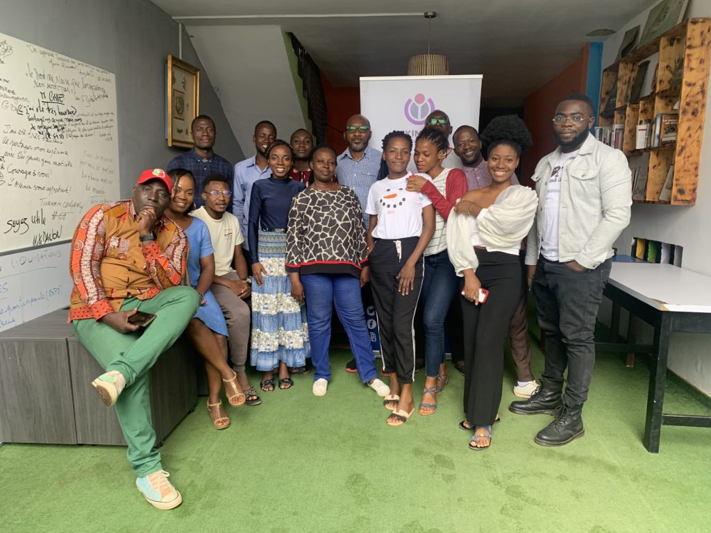 Photo de famille des participants à l'atelier option10