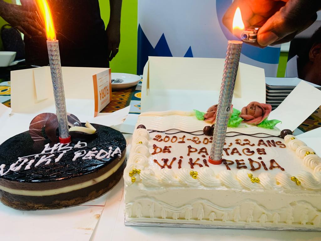Gâteau d'anniversaire des 22 ans de Wikipédia - Wikick-off23