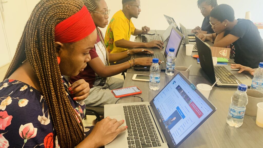 Dominique Eliane - Coordinatrice adjointe du projet les sans pagEs