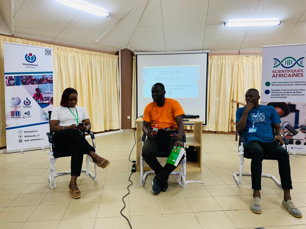 Dominique Eliane, Donatien Kangah et Aristide Kouamé - conférenciers sur les questions de financements des projets Wikimedia.